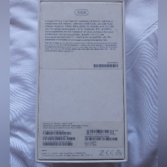 iPhone 7, Black, 32 GB, Box only - Picture 2 of 2